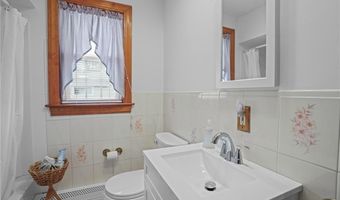 64 Dyer Ave, East Providence, RI 02915