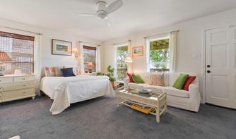 424 Riverview Dr, Bay St. Louis, MS 39520