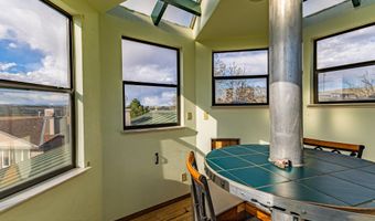 908 MOUNTAIN VIEW Dr, Aztec, NM 87410