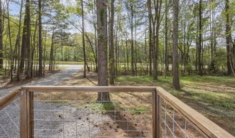 1144 Wolfskin Rd, Arnoldsville, GA 30619