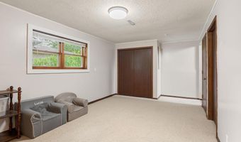 1304 Swanhill Dr, Albert Lea, MN 56007