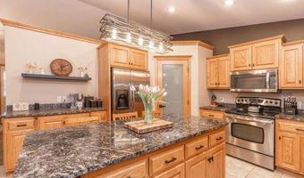 38177 Twin Oaks Dr, Avon, MN 56310