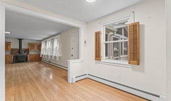 608 Berkeley Ave, Beachwood, NJ 08722