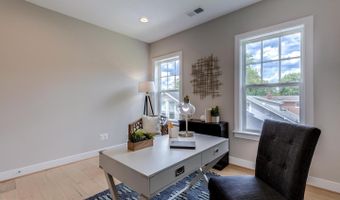 934 19TH St S, Arlington, VA 22202
