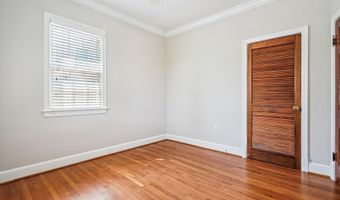 121 S FENWICK St, Arlington, VA 22204