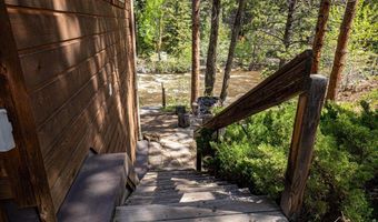 348 Crown Point Dr, Bellvue, CO 80512
