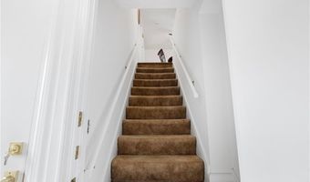 45 E St, Bristol, RI 02809