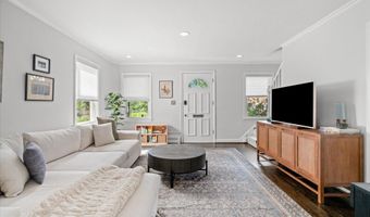 1610 SUTER St, Alexandria, VA 22314