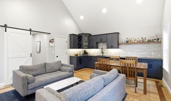84 Juniper Cir, Auburn, NH 03032