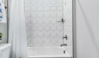 6908 GREYSWOOD Rd, Bethesda, MD 20817