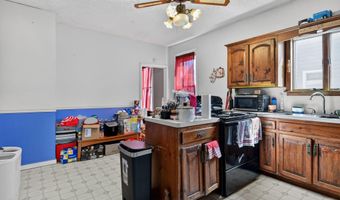 3 Young Ave, Amsterdam, NY 12010