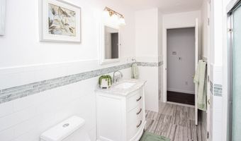 40 Grove Pl, Danbury, CT 06810