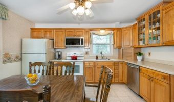 19 W Lakeview Rd, Alloway, NJ 07460