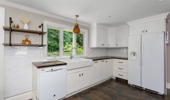 100 Blackstone St, Blackstone, MA 01504