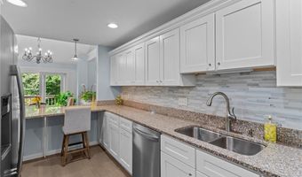 140 Pine Glen Dr, East Greenwich, RI 02818