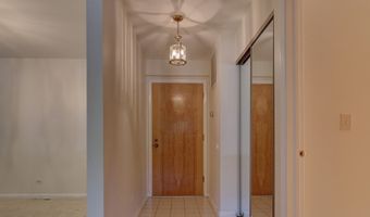 1030 S FERNANDEZ Ave 1T, Arlington Heights, IL 60005