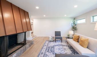 831 Brandon Cir, Aurora, OH 44202