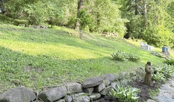 2807 Edgewood Dr, Altoona, PA 16602