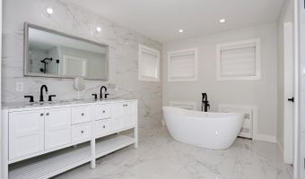 13 Autumn Ct, Airmont, NY 10901