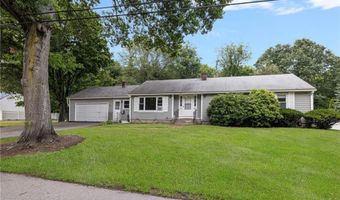 3 Grassy Plain Rd, Barrington, RI 02806