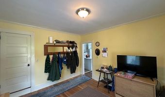 98 Bayview St, Belfast, ME 04915