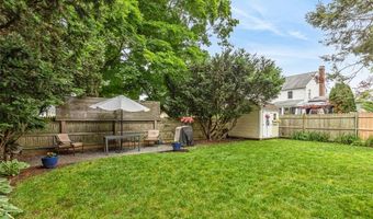 61 Harlem St, East Providence, RI 02916