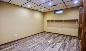 705 N High St, Aberdeen, SD 57401