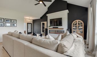 2021 Fairway Dr, Auburn, IN 46706