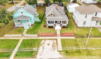 1115 7th St, Baldwin City, KS 66006