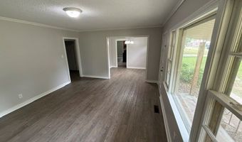208 East St, Batesville, MS 38606