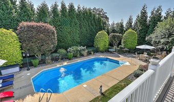 102 Cranberry Ter, Cranston, RI 02921