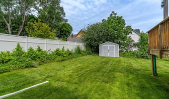 211 Oak St, Bath, ME 04530