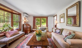 25 Spring St, Chester, CT 06412