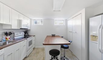 3141 CLAYBORNE Ave, Alexandria, VA 22306