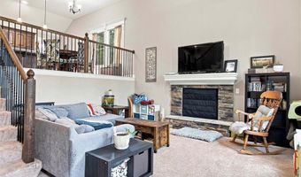 16805 Juniper Dr, Basehor, KS 66007