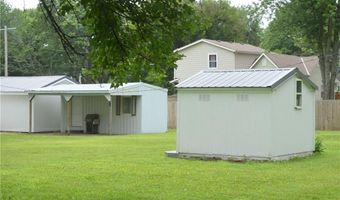 24 W 2nd St, Adrian, MO 64720