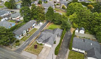 732 3RD St, Brookings, OR 97415