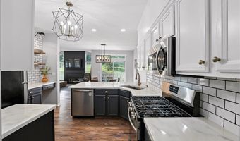 214 Wilcox Rd, Austintown, OH 44515