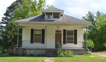 135 E Pine St, Albion, IL 62806