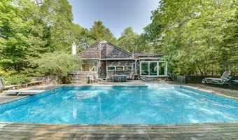 11 Heatherwood Ln, Amagansett, NY 11930
