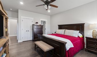 7424 Northwood Dr, Benton, AR 72019