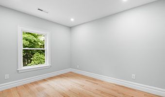 28 Spruce Mountain Rd, Danbury, CT 06810