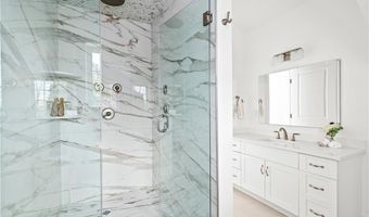 21 Bradford St 2, Bristol, RI 02809