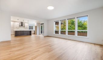 20870 YOSEMITE St NE, Aurora, OR 97002