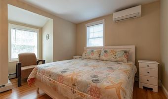 64 Juniper Trl, Narragansett, RI 02882