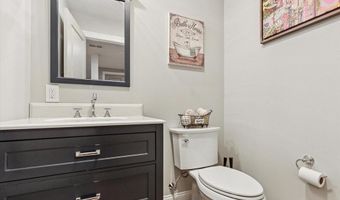 821 GREENWICH Dr, Ambler, PA 19002