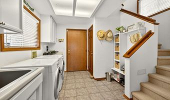 500 Pompadour Dr, Ashland, OR 97520