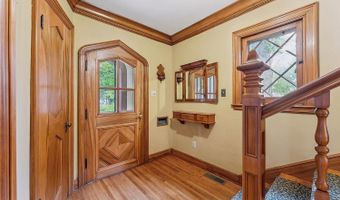 914 Ash St, Baraboo, WI 53913