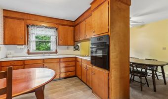 31 Jeanette Rd, Danbury, CT 06811