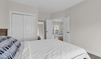 42 Carlyle Dr, Bayville, NJ 08721